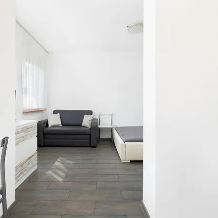Guest house Domek Cos Innego - Zaledwie 150 M Do Plazy 3*
