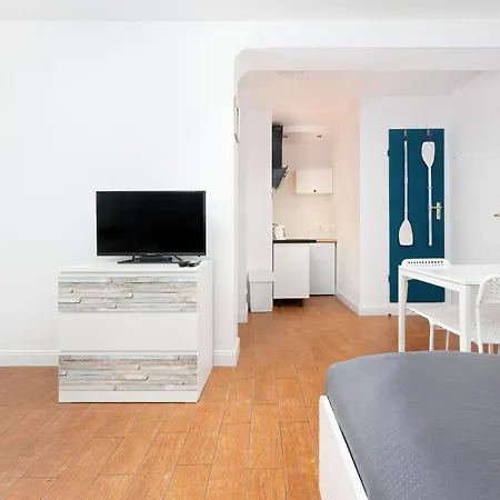 Guest house Domek Cos Innego - Zaledwie 150 M Do Plazy 3*